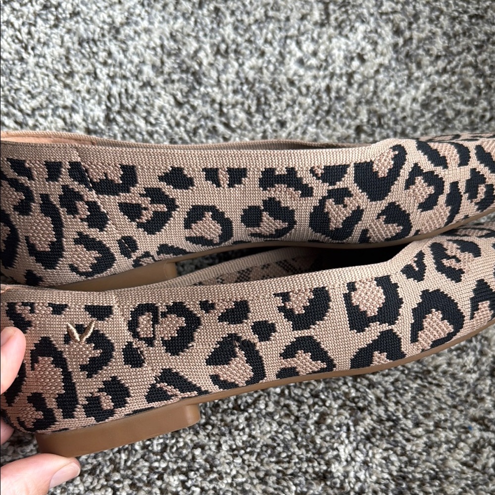Tan and Black Leopard Print Flats Versatile Slip-On Shoes size EU 38/US 7.5 - Picture 4 of 6
